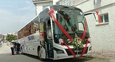 'Gelin otobüsü' ile dünya evine girdiler