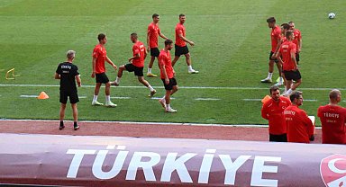 A Milli Futbol Takımı, Japonya maçı hazırlıklarına başladı