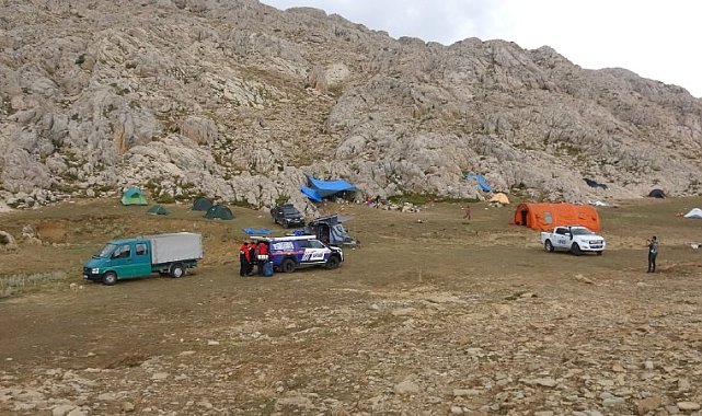 ABD'li bilim adamının tedavisi bin 276 metre derinlikte sürüyor
