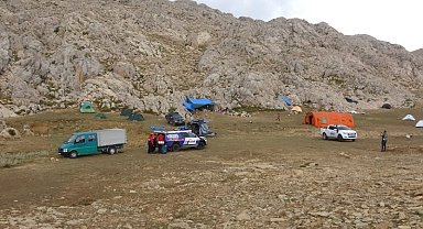 ABD'li bilim adamının tedavisi bin 276 metre derinlikte sürüyor