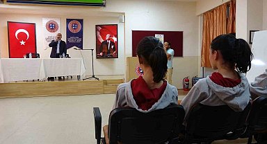 Akademisyenler okul okul gezerek lise öğrencilerine Mevlid-i Nebi'yi anlattı