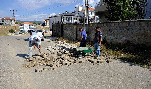 Akdağmadeni'nde yollar yenilenmeye devam ediyor
