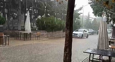 Aksaray'da sağanak yağmur etkisini sürdürüyor