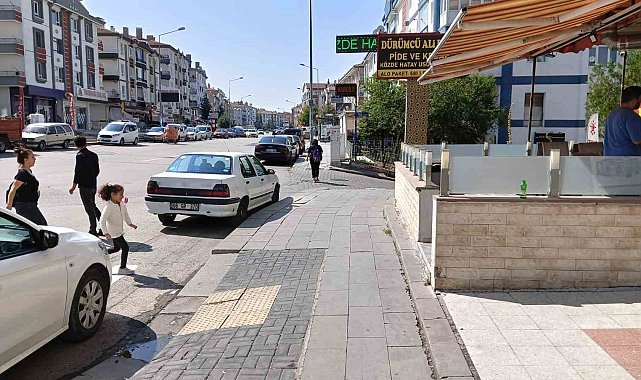 Anahtarı üzerindeki otomobili saniyeler içerisinde çalıp kayıplara karıştı