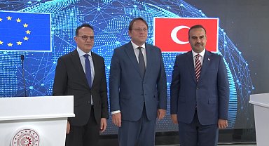 Bakan Kacır: "Arzumuz bir an önce vize serbestisi için Avrupa Birliği'nin somut ilerleme kaydetmesi"