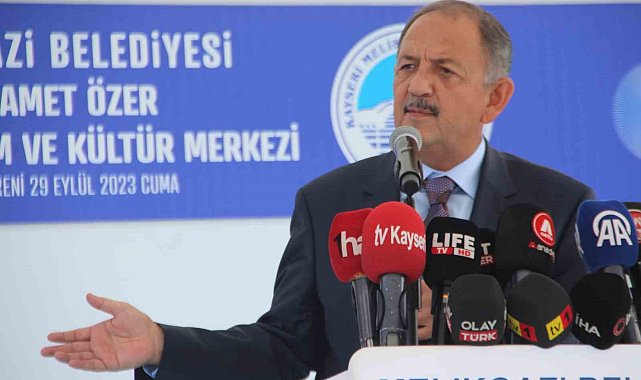 Bakan Özhaseki: "1 milyon 900 bin vatandaşımız evlerinin dışında"