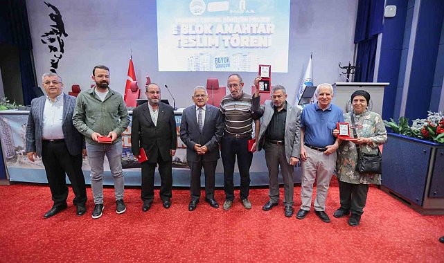 Başkan Büyükkılıç; 126 Daire ve 9 İşyerinin Anahtar Teslimini Yaptı