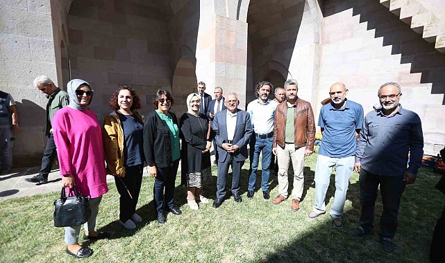 Başkan Büyükkılıç, öğrencilerle birlikte Sultanhanı'nda