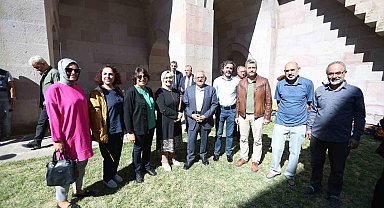 Başkan Büyükkılıç, öğrencilerle birlikte Sultanhanı'nda