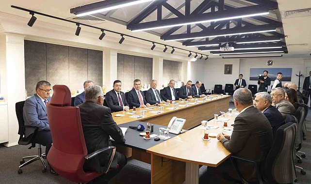 Başkan Büyükkılıç, OSBÜK Başkanı Kütükcü ve sanayicileri ağırladı