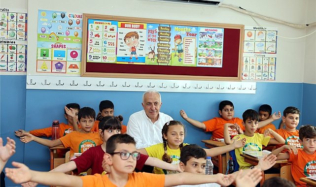 Başkan Gültak'tan öğrencilere 'Diyanet Çocuk' dergisi