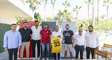 Başkan Seçer, MSK Erkek Basketbol Takımı oyuncuları ile bir araya geldi