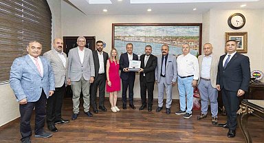 Başkan Seçer: "Mersin değişiyor ve gelişiyor"