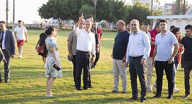 Başkan Seçer, sahilde açılışı için gün sayan yapıları inceledi