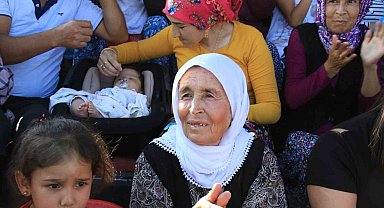 Bebeklisi, bastonlusu, çok sayıda kadın maça gelip takımlarına destek verdi