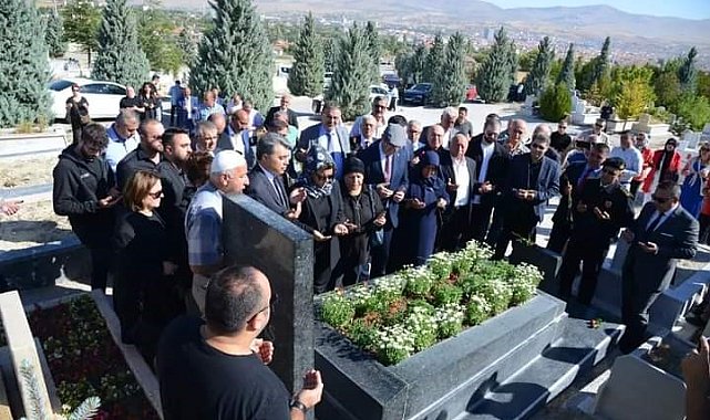 Bozlak sanatçısı merhum Neşet Ertaş 12. ölüm yıl dönümünde anılıyor