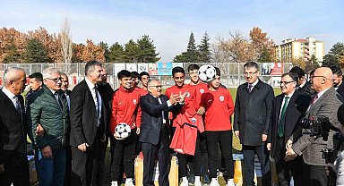 Büyükşehir, Amatör Spor Kulüplerine 1,5 milyon TL'lik malzeme desteği verecek