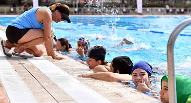 Büyükşehir Belediyesinin yaz dönemi yüzme kursu eğitimleri sona erdi