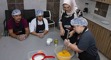 Engelsiz mutfak atölyesinde özel bireyler hünerlerini sergiledi