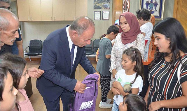 Ereğli Belediyesi'nin kırtasiye desteği bu yıl da sürüyor