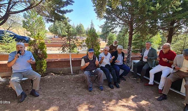 Eskişehir Türk Ocağı'nın eski başkanı Sedat Yurtseven mezarı başında anıldı