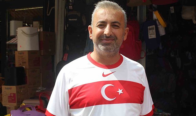 Eskişehirli esnaf milli takımın Ermenistan'ı yeneceğine inanıyor