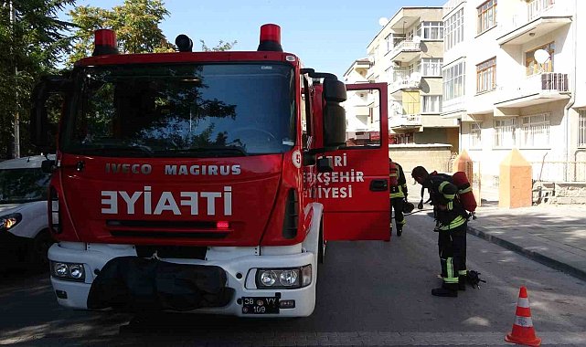 Evde çıkan yangını itfaiye söndürdü