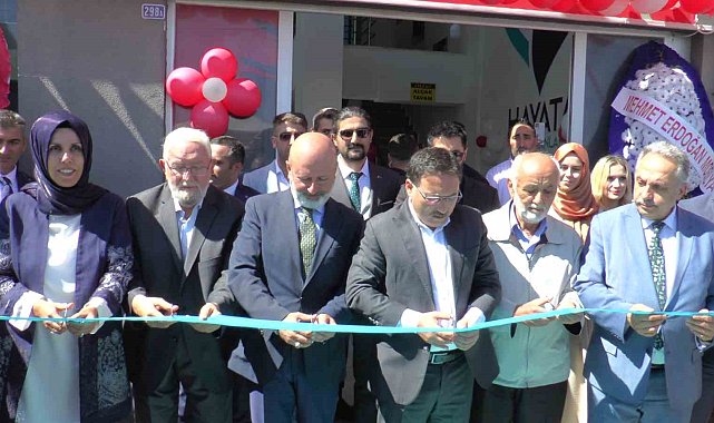 Hayata Dokunanlar Derneği, ihtiyaç sahiplerinin yanında