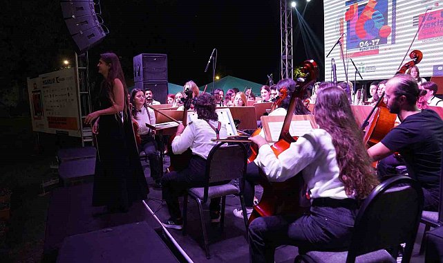 İki elin sesi var çocuk orkestrasından muhteşem konser
