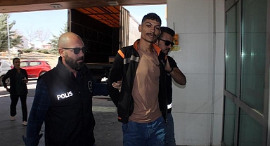 İki sevgili çaldıkları otomobille tatile giderken yakalandı, sözleri şaşkına çevirdi! 'Daha büyük oynayacağız'