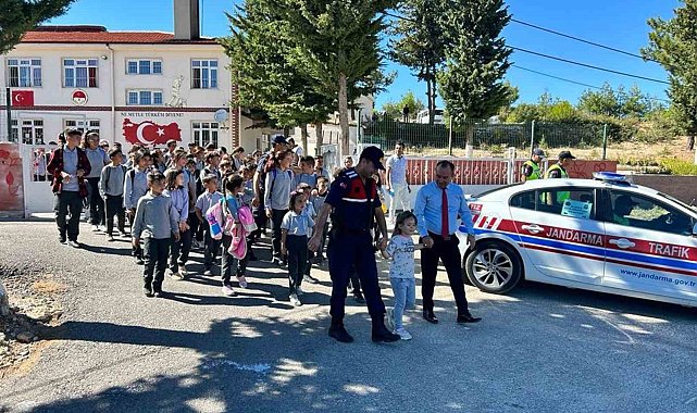 Jandarma okul önleri ve çevresinde güvenlik önlemlerini arttırdı