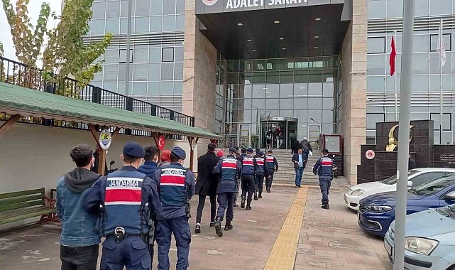 Jandarma Suç Araştırma Timleri suçlulara göz açtırmıyor