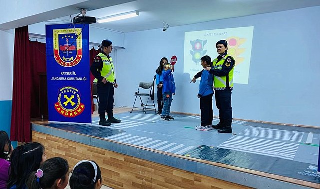 Jandarma'dan 428 öğrenciye trafik eğitimi