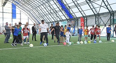 Kahramankazan Belediyesi'nden kapalı halı saha kompleksi hizmeti