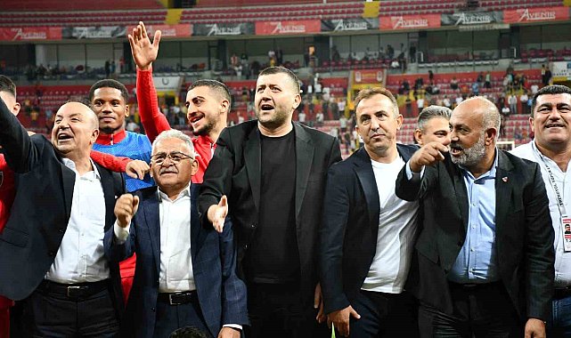 Kapalı Kale Baki Ersoy'u Bağrına Bastı
