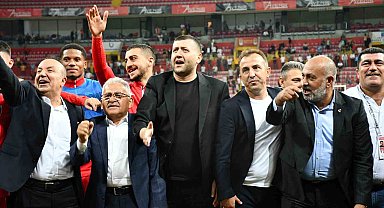 Kapalı Kale Baki Ersoy'u Bağrına Bastı