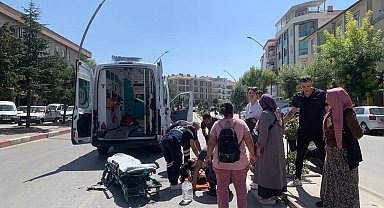 Karaman'da kamyonetin çarptığı yaya yaralandı