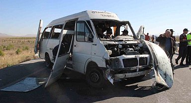 Karaman'daki minibüs kazasında ölü sayısı 2'ye yükseldi