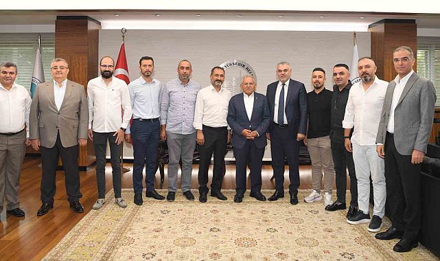 Kayseri Emlakçılar Odası heyetinden Başkan Büyükkılıç'a ziyaret