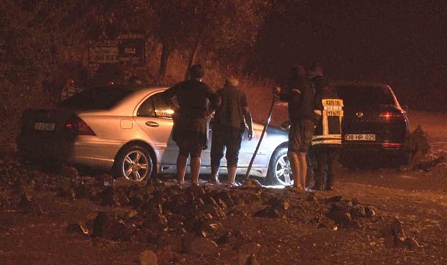 Kayseri'de sel: Araçlar yolda kaldı, birçok evi ve işyerini su bastı