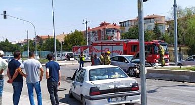 Kırıkkale'de iki otomobil çarpıştı: 2 yaralı