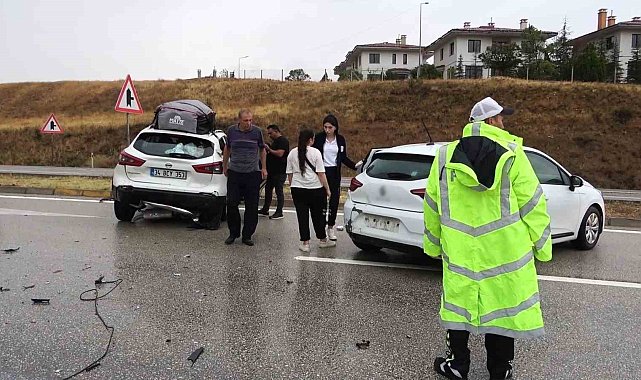 Kırıkkale'de yağmur kazaları da beraberinde getirdi: 17 yaralı
