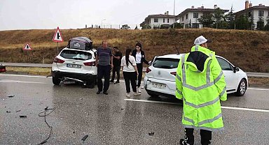 Kırıkkale'de yağmur kazaları da beraberinde getirdi: 17 yaralı