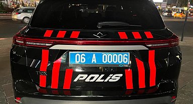 Kızılay Meydanı'nda polis aracı Togg görevde