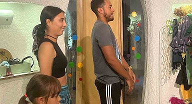 Kolombiya doktorlar, depremzede çocuklar ile samba dansı yaptı