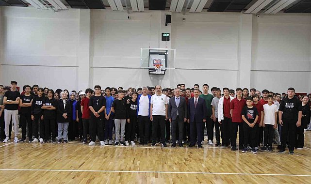 Konya Lisesi konferans ve spor salonu hizmete açıldı