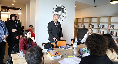 Melikgazi'de gençlerin bilgi yolculuğundaki rehberi: Akıl küpü kütüphaneleri