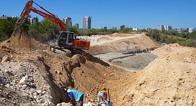 Mersin'de 2. Çevre Yolu'nun ikinci etap çalışmaları sürüyor