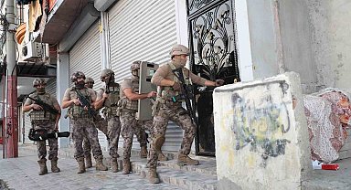 Mersin'de göçmen kaçakçılığı operasyonu: 3 tutuklama