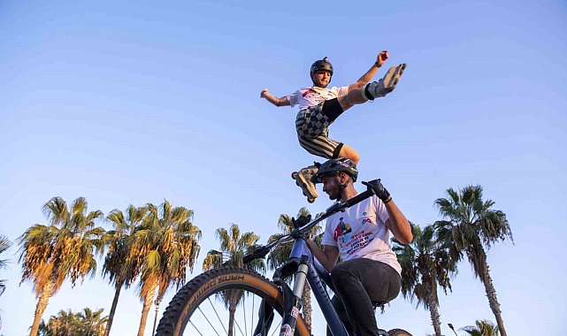 Mersin'de kaykay, scooter ve paten şöleni